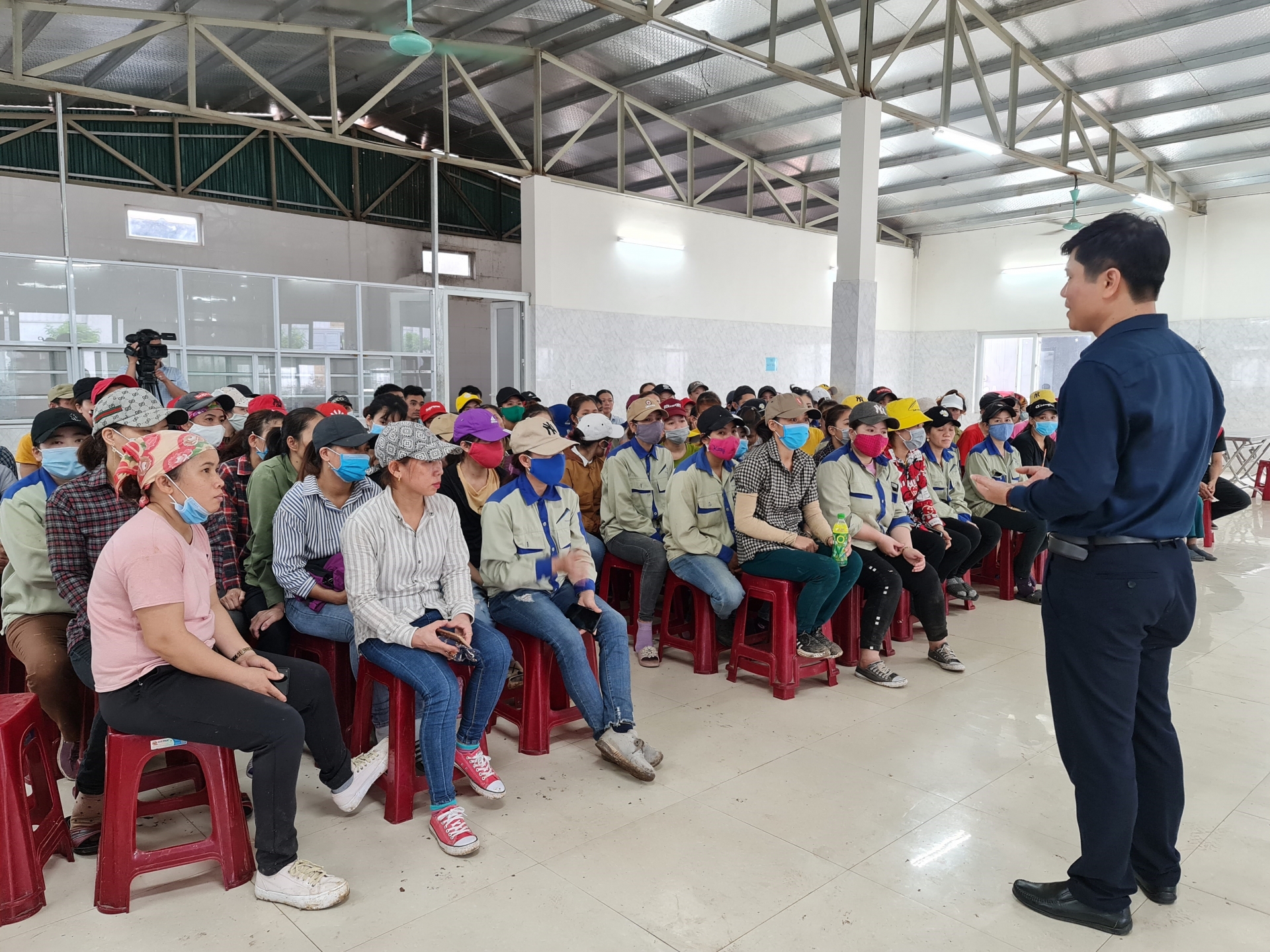 Nghị quyết 02 và những thông điệp đổi mới tổ chức, hoạt động của Công đoàn Nghị quyết 02 và những thông điệp đổi mới tổ chức, hoạt động của Công đoàn