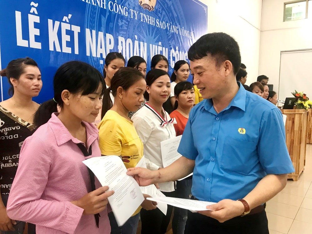 Nghị quyết 02 và những thông điệp đổi mới tổ chức, hoạt động của Công đoàn Nghị quyết 02 và những thông điệp đổi mới tổ chức, hoạt động của Công đoàn