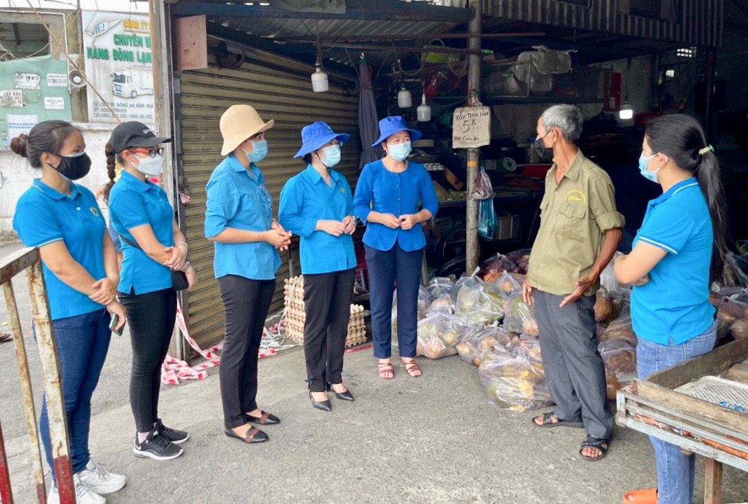 Một số đề xuất nâng cao chất lượng công tác đào tạo, bồi dưỡng đội ngũ cán bộ công đoàn Những vấn đề đặt ra đối với tổ chức và hoạt động công đoàn