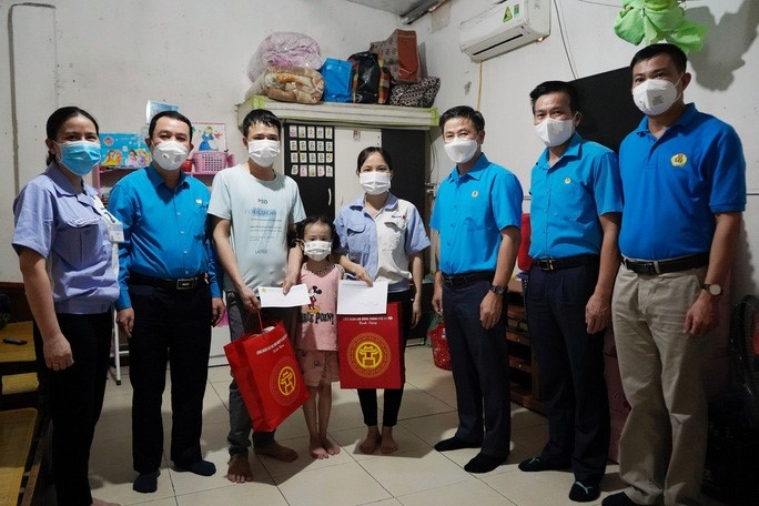 Những vấn đề đặt ra đối với tổ chức và hoạt động công đoàn Những vấn đề đặt ra đối với tổ chức và hoạt động công đoàn