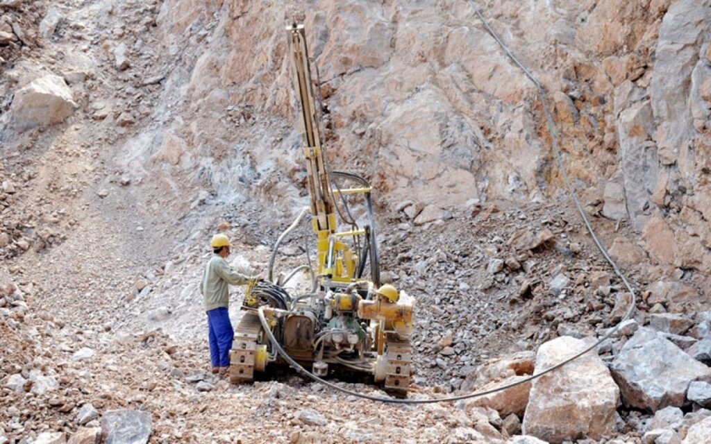 Đánh giá nguy cơ rủi ro, mất an toàn trong hoạt động nổ mìn tại các mỏ khai thác đá