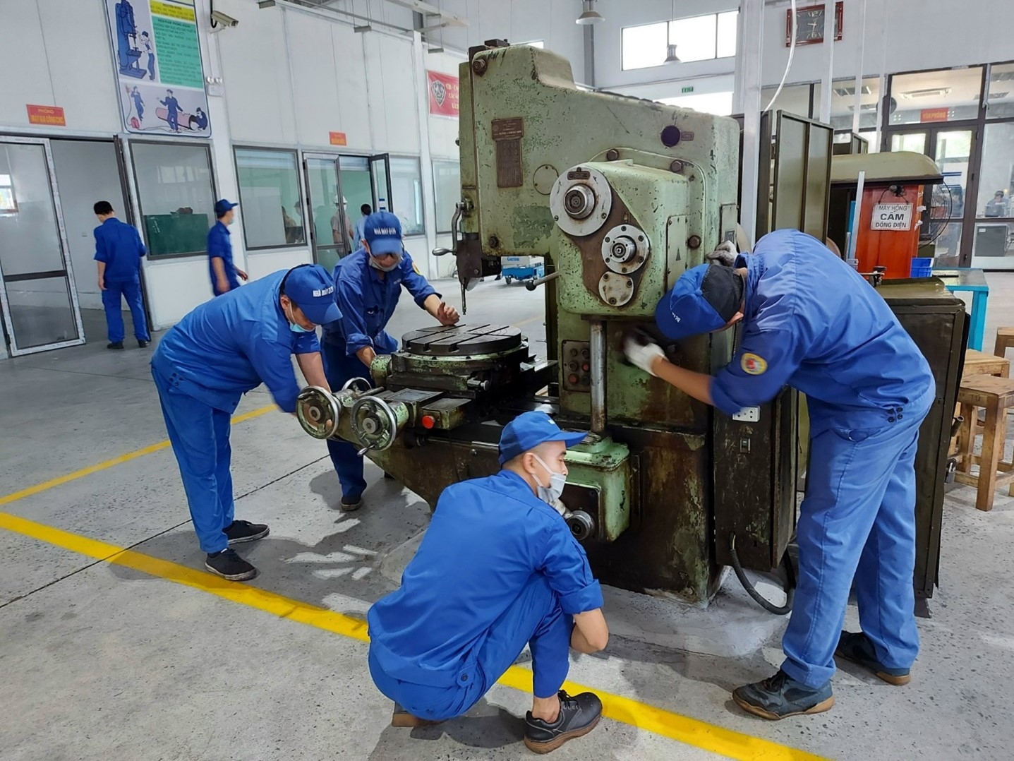 Các yếu tố ảnh hưởng đến tâm lý người làm công tác an toàn, vệ sinh lao động