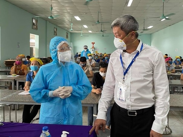 Bảo đảm an toàn, sức khỏe cho người lao động trong bối cảnh dịch bệnh Covid-19 Bảo đảm an toàn, sức khỏe cho người lao động trong bối cảnh dịch bệnh Covid-19