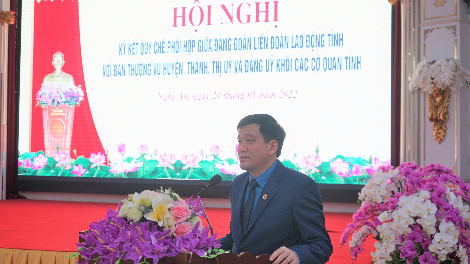Đảng đoàn LĐLĐ tỉnh Nghệ An và BTV huyện, thành, thị ủy ký kết quy chế phối hợp