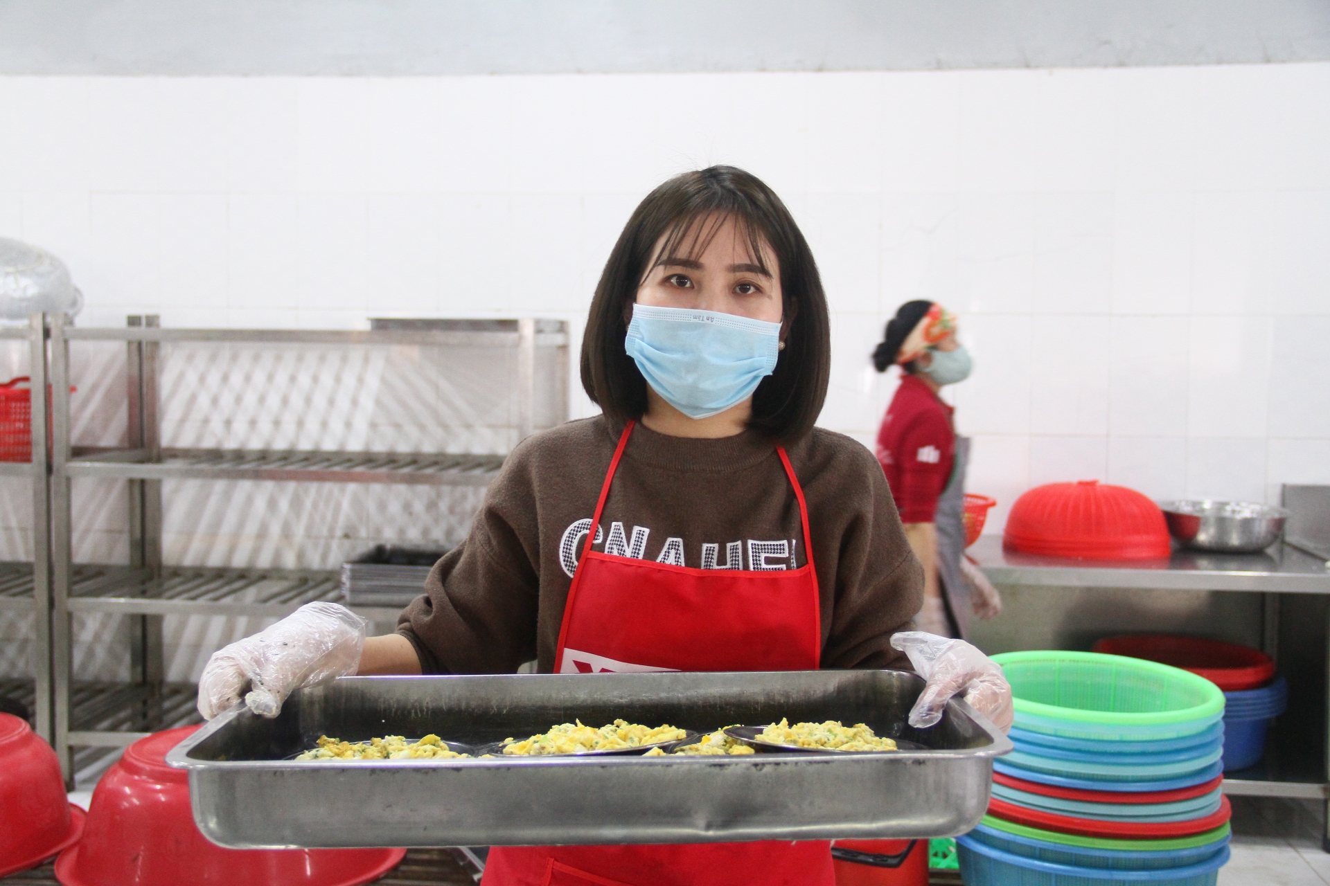 Ngắm nữ công nhân may mặc rạng rỡ xinh tươi trong ngày đi làm đầu năm Ngắm nữ công nhân may mặc rạng rỡ xinh tươi trong ngày đi làm đầu năm