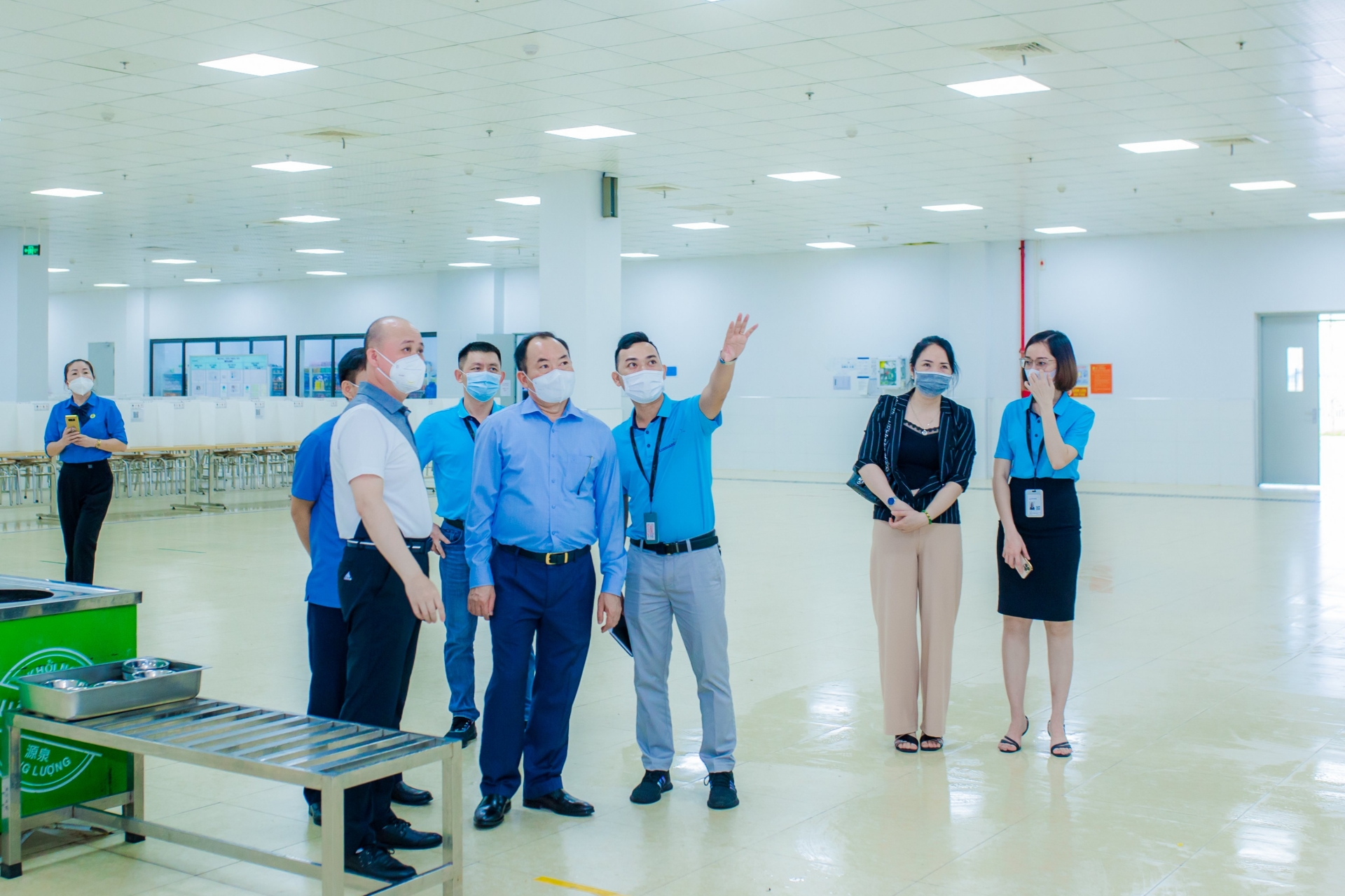 Công nhân lao động khoe hình ảnh về công ty đẹp nhất Nghệ An