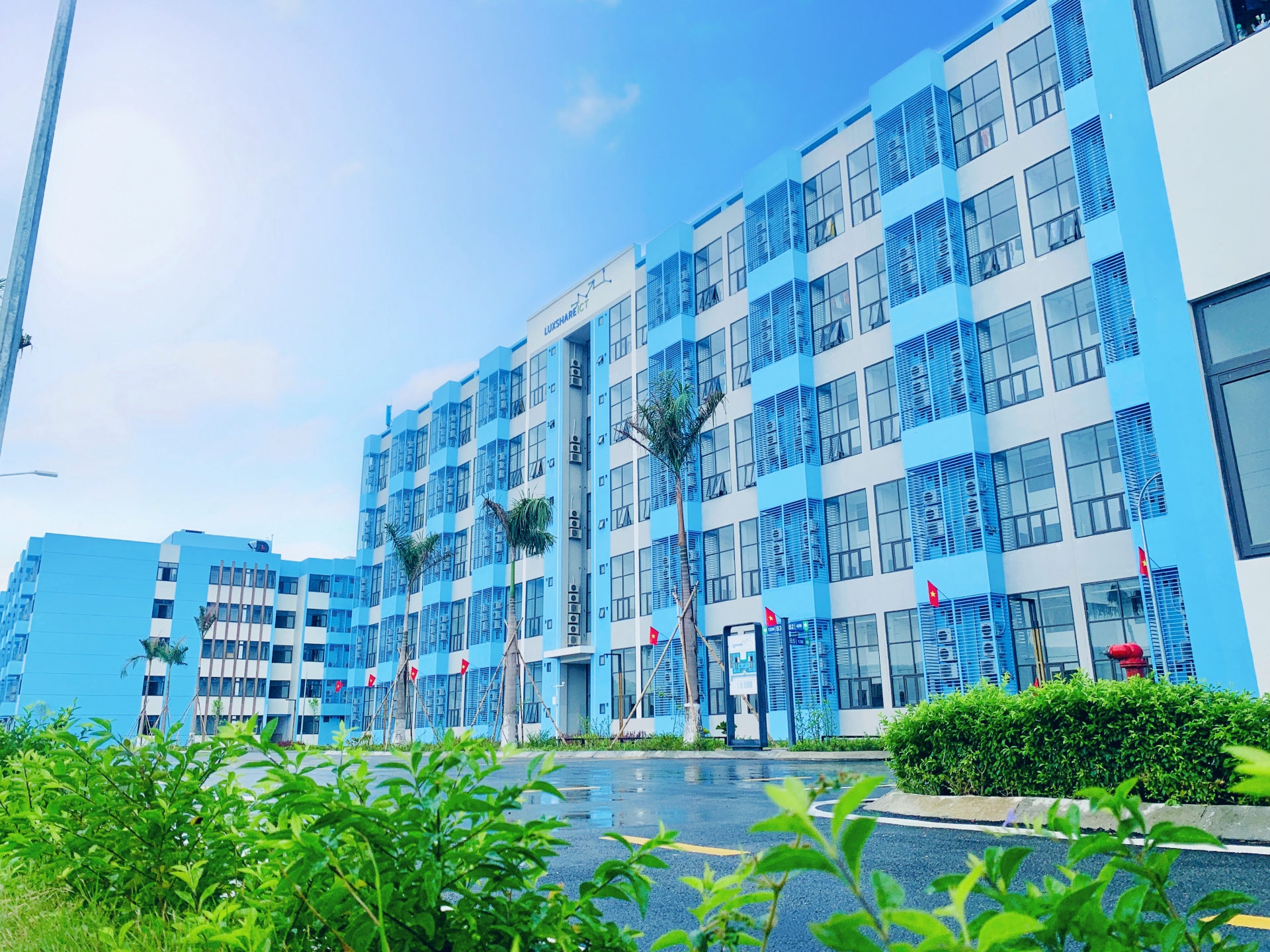 Công nhân lao động khoe hình ảnh về công ty đẹp nhất Nghệ An