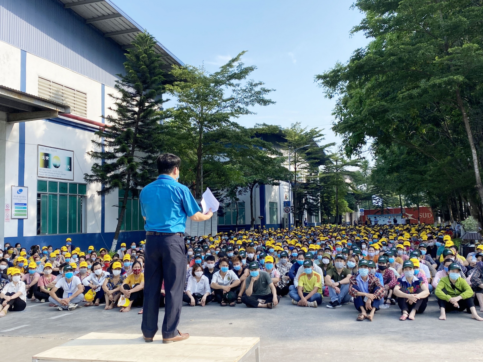 Công đoàn KKT và các KCN tỉnh Thanh Hóa chủ động, tích cực trong phòng chống dịch bệnh Công đoàn KKT và các KCN tỉnh Thanh Hóa chủ động, tích cực trong phòng chống dịch bệnh
