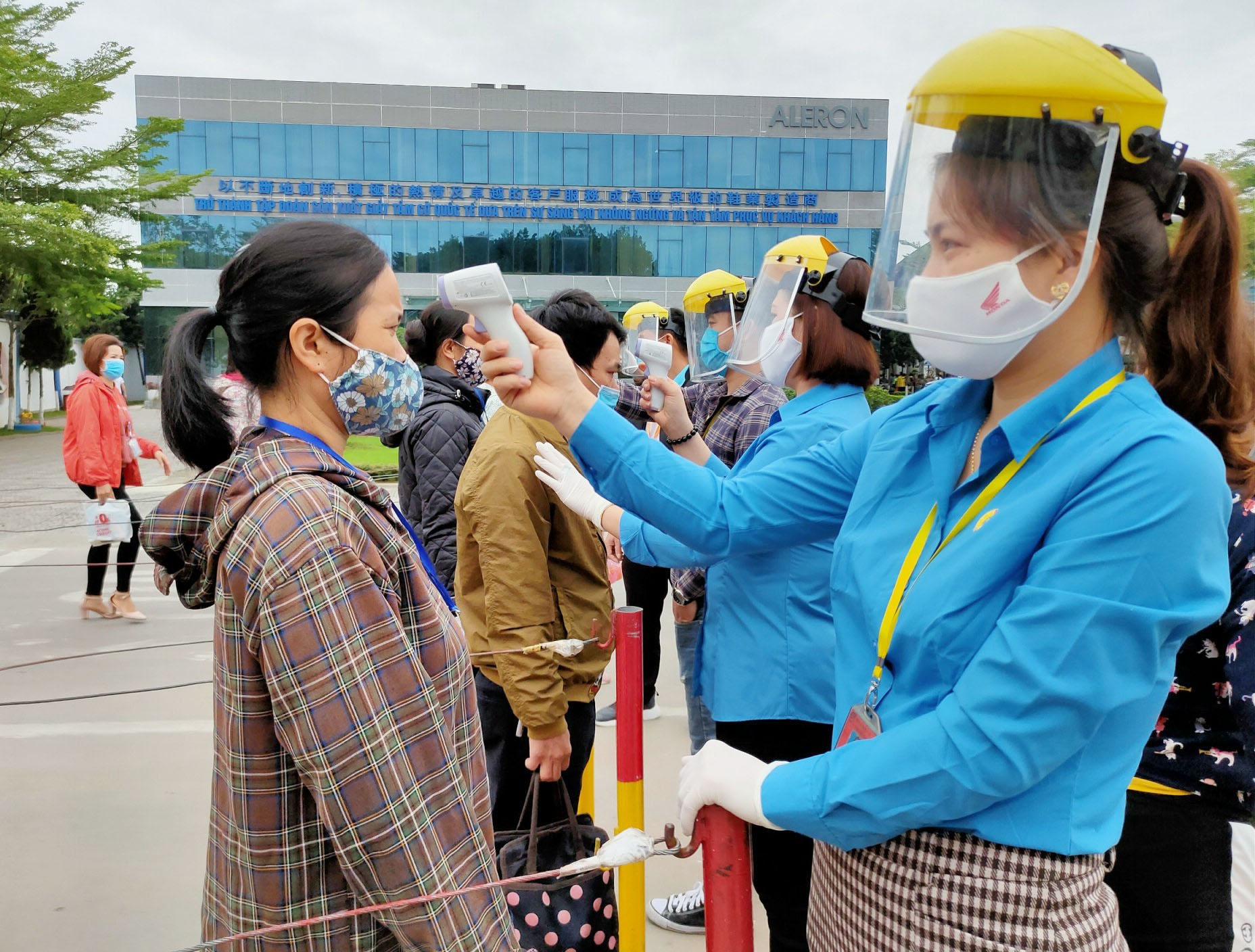 Công đoàn KKT và các KCN tỉnh Thanh Hóa chủ động, tích cực trong phòng chống dịch bệnh Công đoàn KKT và các KCN tỉnh Thanh Hóa chủ động, tích cực trong phòng chống dịch bệnh