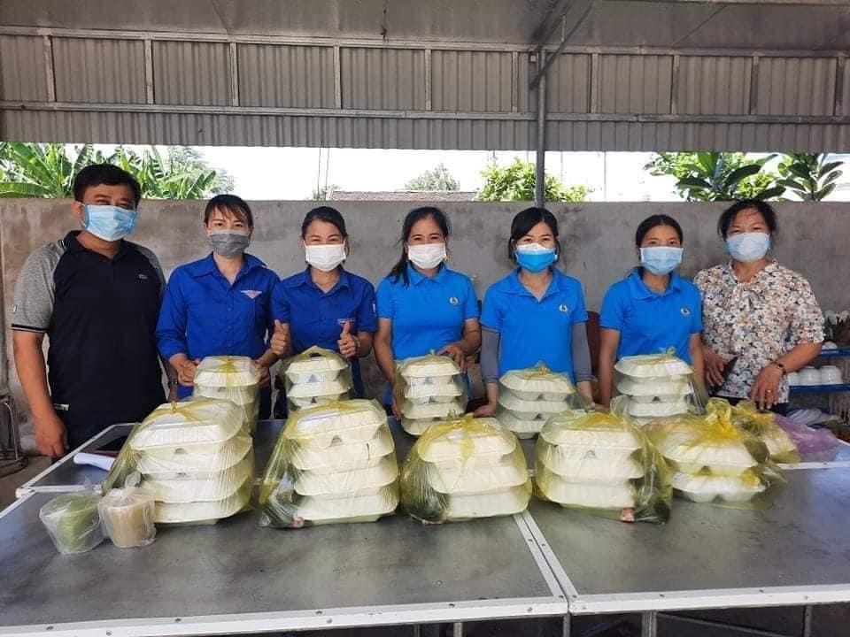 Các cấp công đoàn huyện Diễn Châu hỗ trợ 1,2 tỷ đồng cho công tác phòng chống dịch bệnh Các cấp công đoàn huyện Diễn Châu hỗ trợ 1,2 tỷ đồng cho công tác phòng chống dịch bệnh