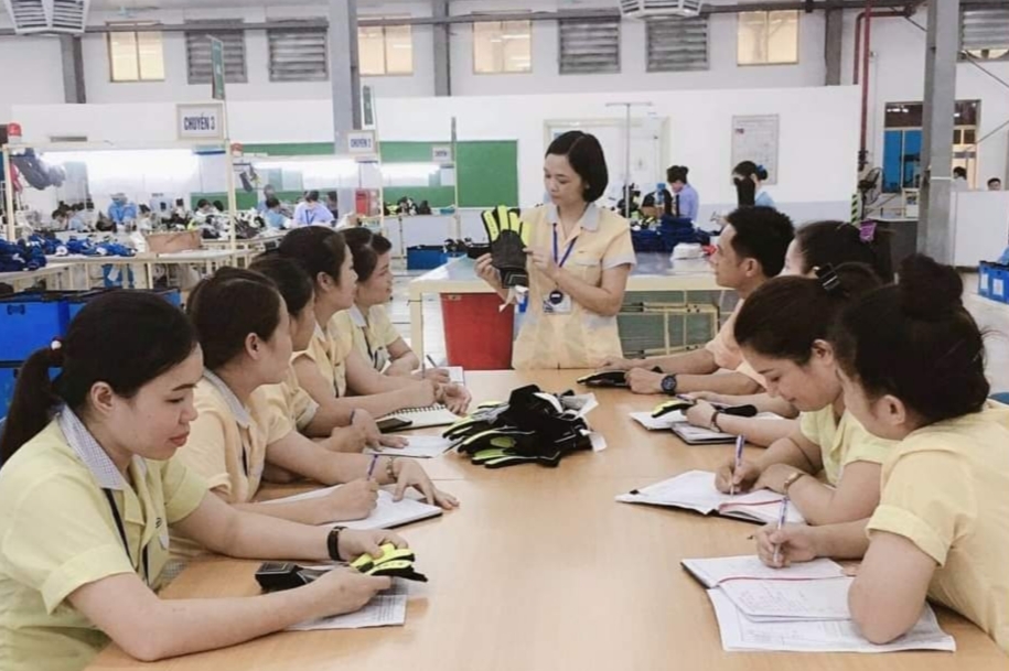 Công ty Haivina Kim Liên ủng hộ 100 triệu đồng cho Quỹ vắc xin phòng, chống Covid-19
