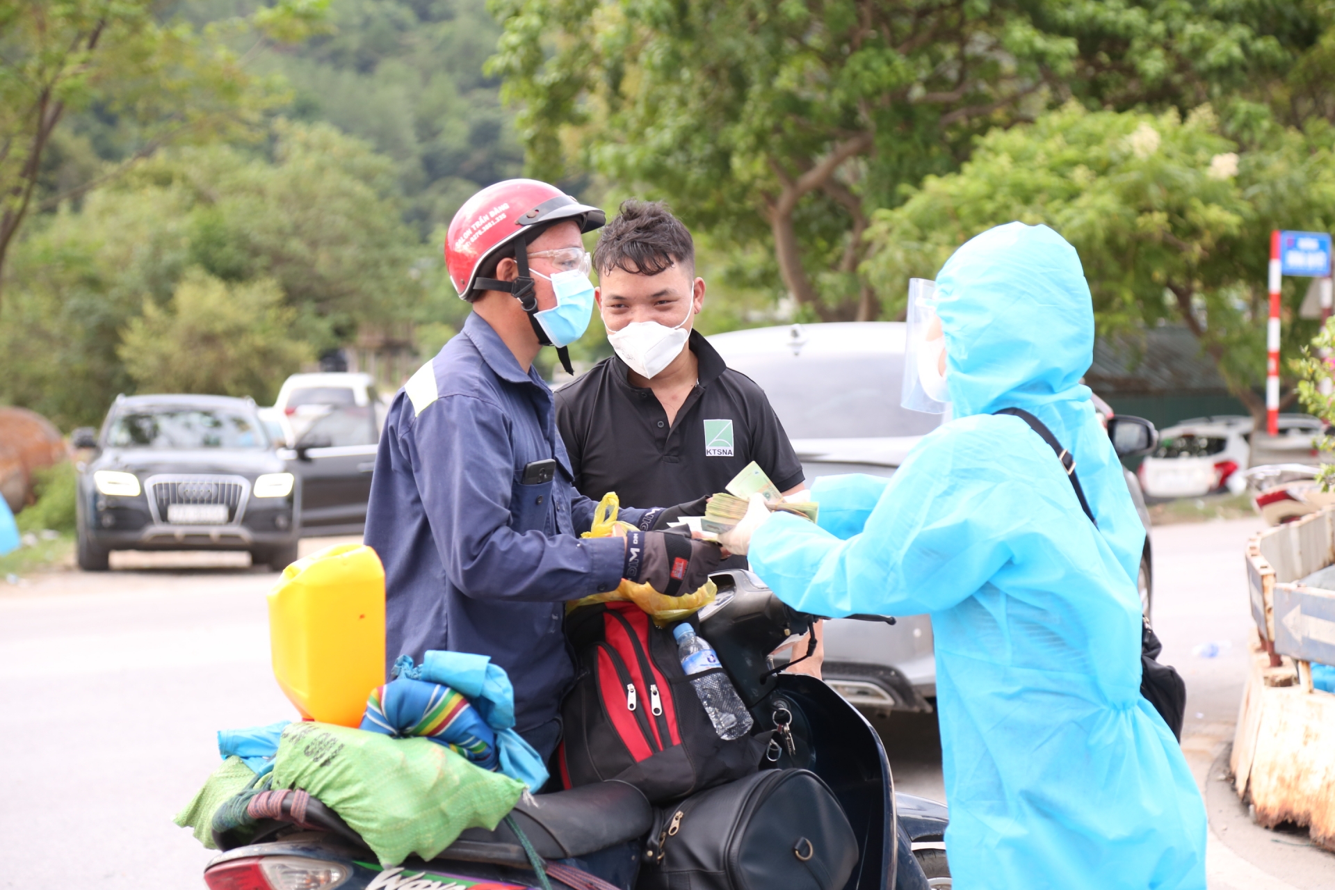 Nhiệm vụ cấp bách phòng chống Covid-19 trong các cấp công đoàn Nhiệm vụ cấp bách phòng chống Covid-19 trong các cấp công đoàn