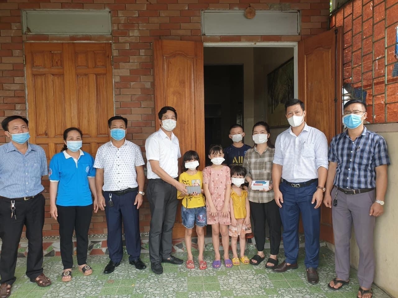 Công đoàn Nghệ An mang đến niềm vui cho con công nhân lao động