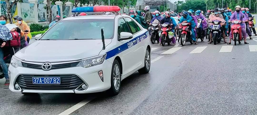 Nghệ An hỗ trợ hàng nghìn công dân từ các tỉnh phía Nam về quê tránh dịch bằng xe máy Nghệ An: Hàng nghìn người lao động từ các tỉnh phía Nam về quê tránh dịch