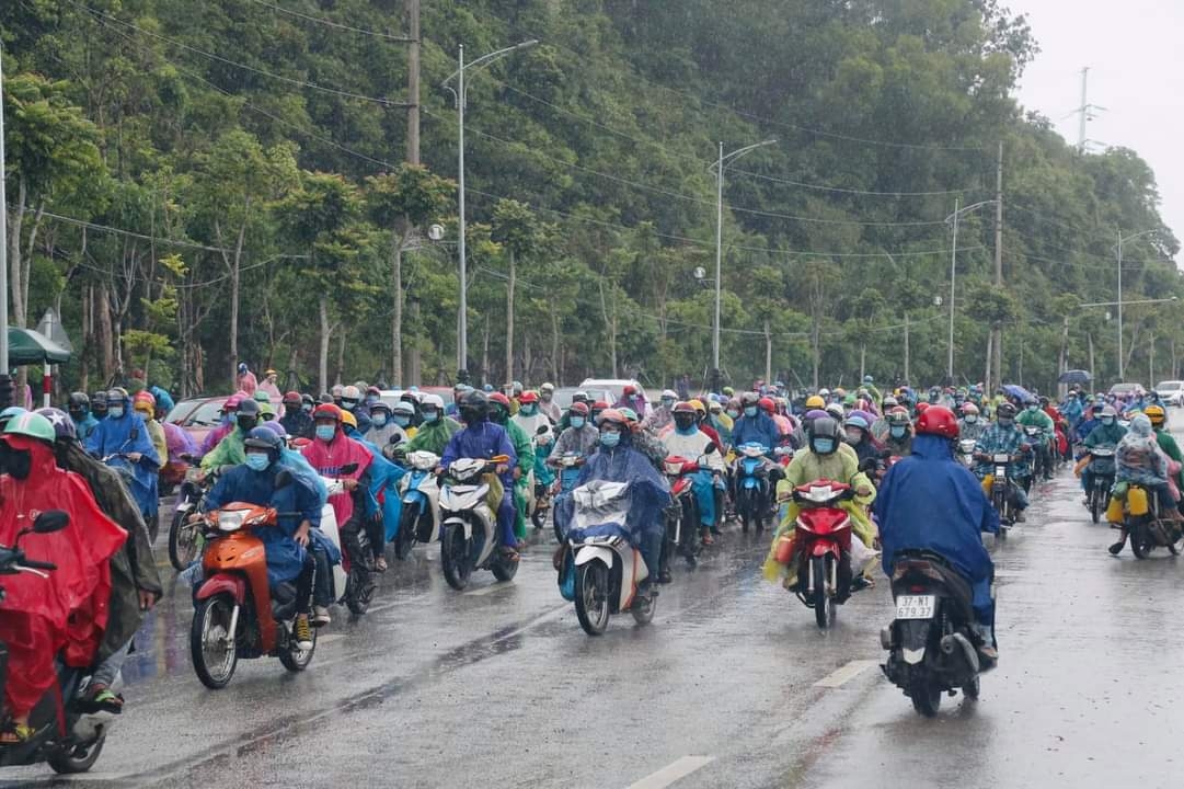 Nghệ An: Đón hàng nghìn người lao động từ các tỉnh phía Nam về quê tránh dịch Nghệ An: Đón hàng nghìn người lao động từ các tỉnh phía Nam về quê tránh dịch
