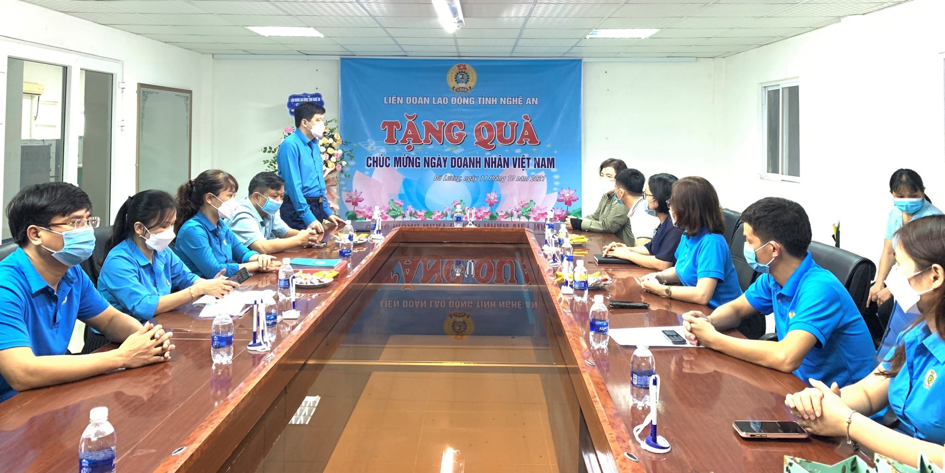 LĐLĐ tỉnh Nghệ An chúc mừng các doanh nghiệp nhân Ngày Doanh nhân Việt Nam LĐLĐ tỉnh Nghệ An chúc mừng các doanh nghiệp nhân Ngày Doanh nhân Việt Nam