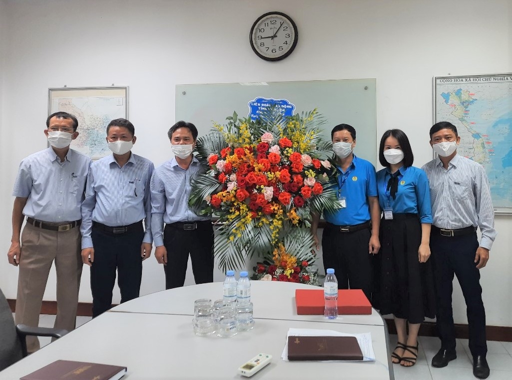 LĐLĐ tỉnh Nghệ An chúc mừng các doanh nghiệp nhân Ngày Doanh nhân Việt Nam LĐLĐ tỉnh Nghệ An chúc mừng các doanh nghiệp nhân Ngày Doanh nhân Việt Nam