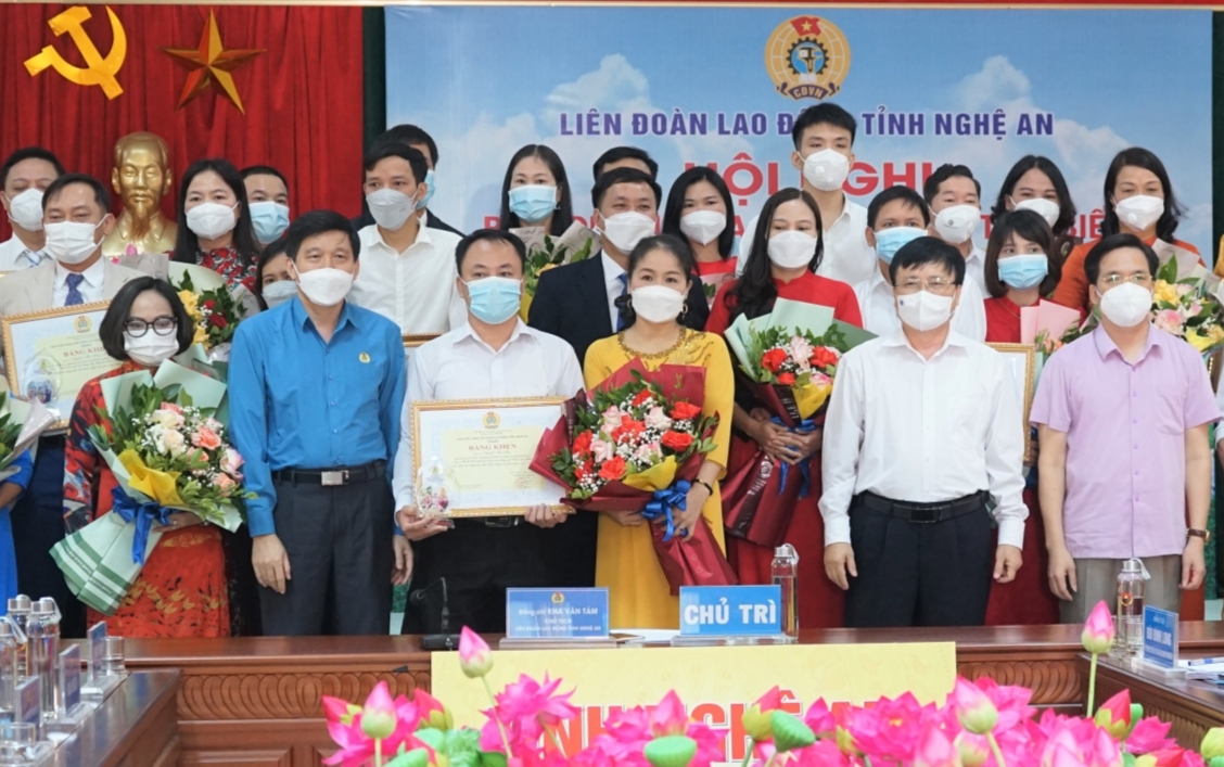Công đoàn Nghệ An tổ chức nhiều hoạt động thiết thực, ý nghĩa cho nữ CCVCLĐ