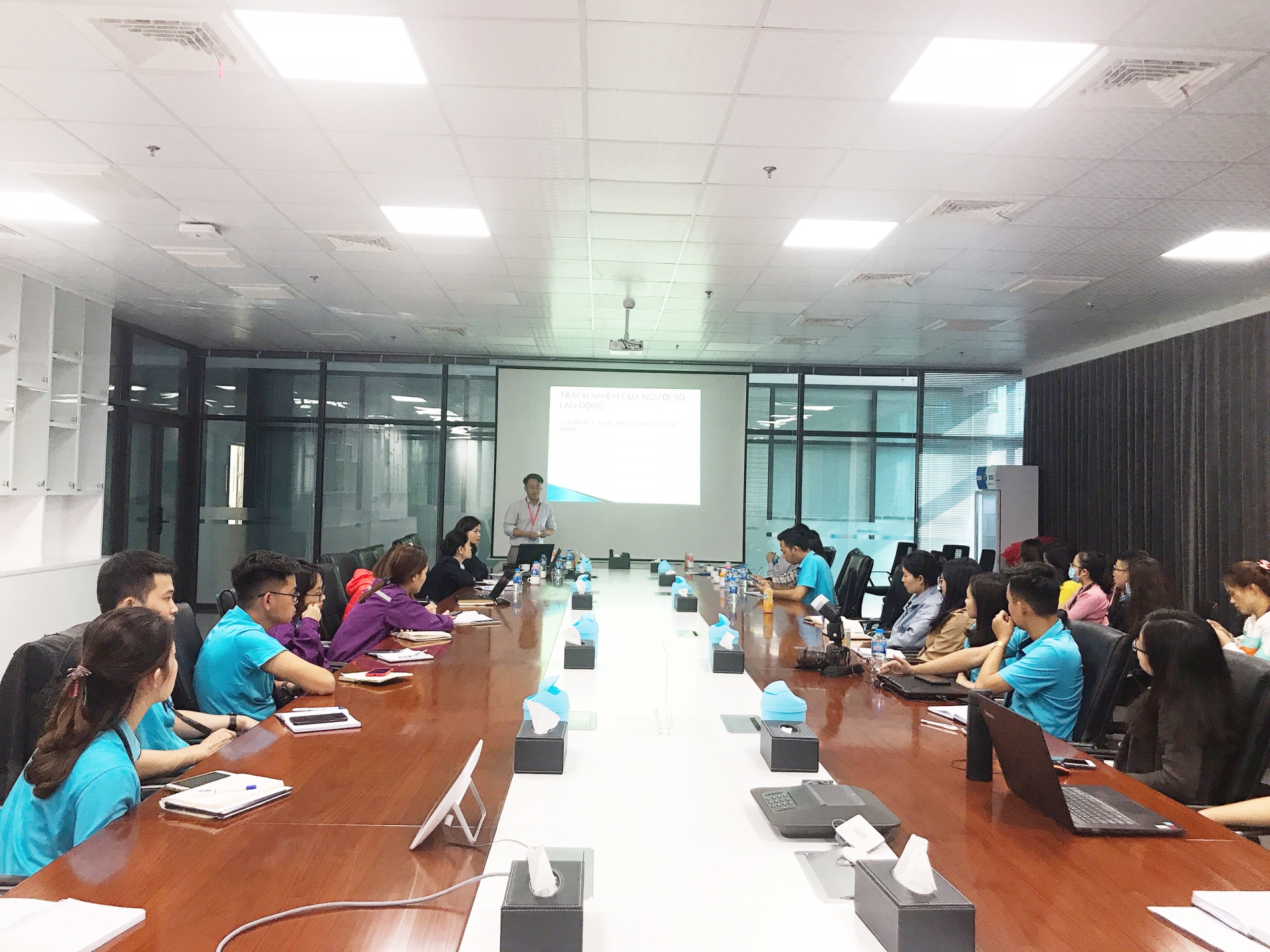 Tổ chức tập huấn pháp luật lao động, pháp luật bảo hiểm xã hội cho cán bộ Công ty TNHH Luxshare ICT Nghệ An Tổ chức tập huấn pháp luật lao động, pháp luật bảo hiểm xã hội cho cán bộ Công ty TNHH Luxshare ICT Nghệ An