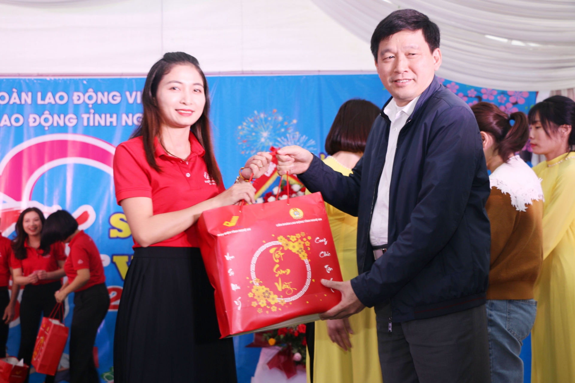 LĐLĐ Nghệ An tổ chức chương trình “Tết sum vầy ” cho CNLĐ Công đoàn ngành Công thương LĐLĐ Nghệ An tổ chức chương trình “Tết sum vầy ” cho CNLĐ Công đoàn ngành Công thương