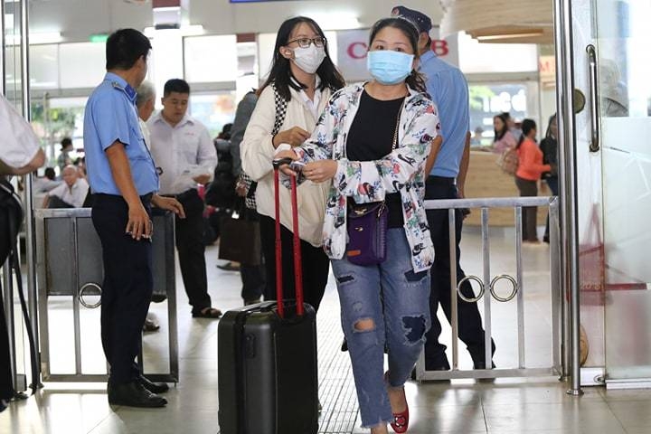 Nghỉ lễ 2/9: Mưa lớn, ùn tắc khiến các bến xe khắp cả nước quá tải nghi le 29 mua lon un tac khien tinh hinh o cac ben xe khap ca nuoc qua tai