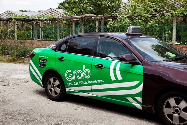 Bộ GTVT vẫn muốn xe taxi công nghệ phải đeo "mào" để dễ quản lý