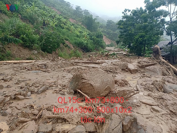 sau bao so 3 gan 100 diem sat lo tai thanh hoa quoc lo 15c 16a van ach tac