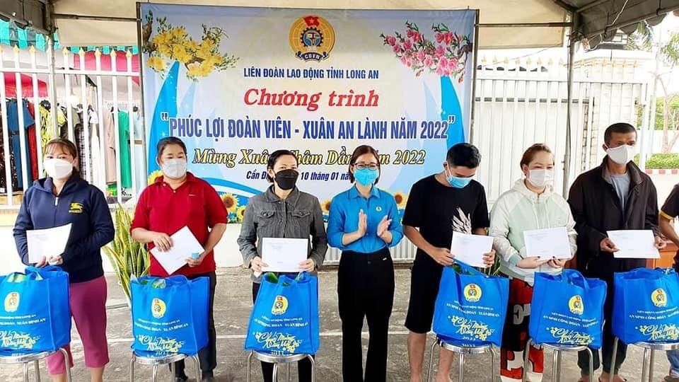LĐLĐ Long An mở nhiều gian hàng bình ổn giá phục vụ đoàn viên, người lao động sắm Tết