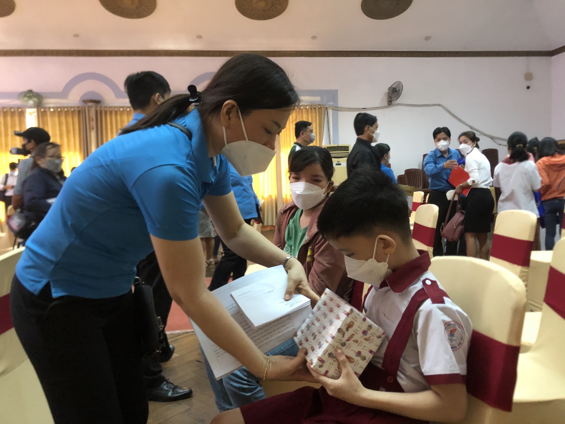 Nữ công nhân 5 năm chưa về quê ăn Tết