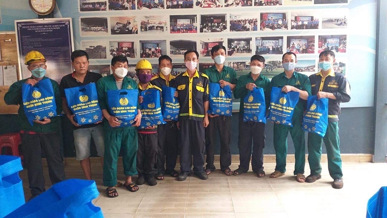 Nữ công nhân 5 năm chưa về quê ăn Tết