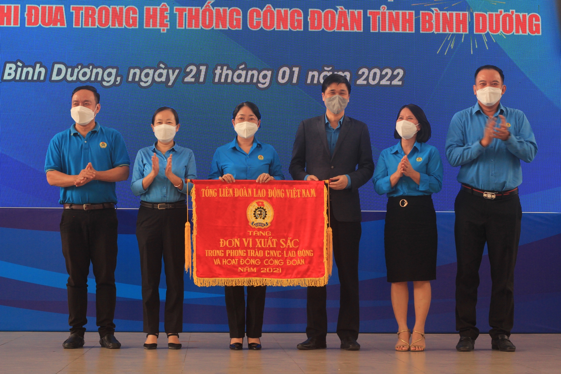 Công đoàn Bình Dương chi hàng trăm tỷ đồng chăm lo cho đoàn viên, NLĐ khó khăn