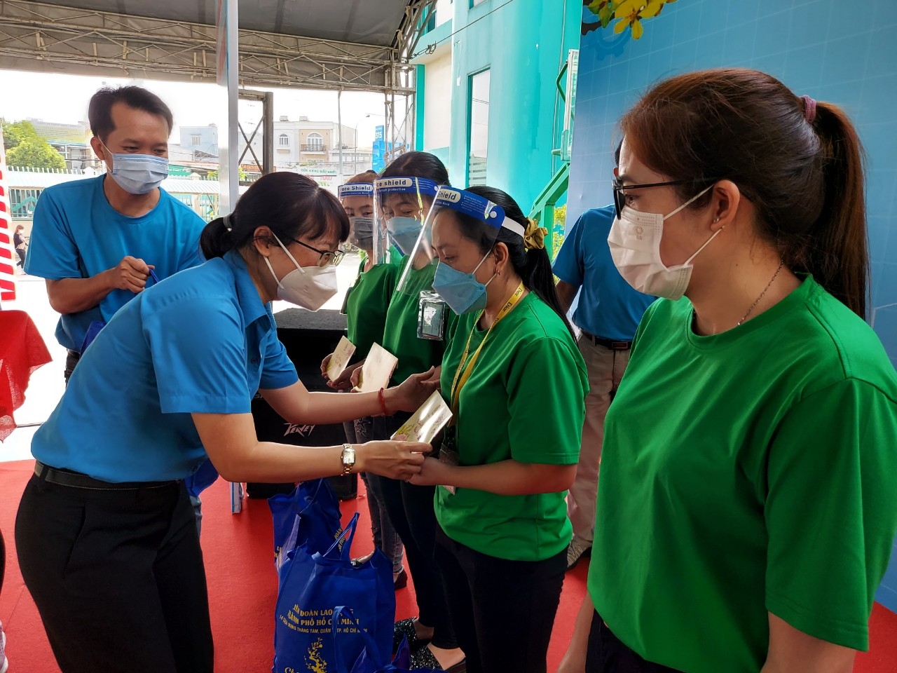 Công đoàn TP. HCM chi hàng trăm tỷ đồng để chăm lo Tết Nguyên đán cho đoàn viên, NLĐ