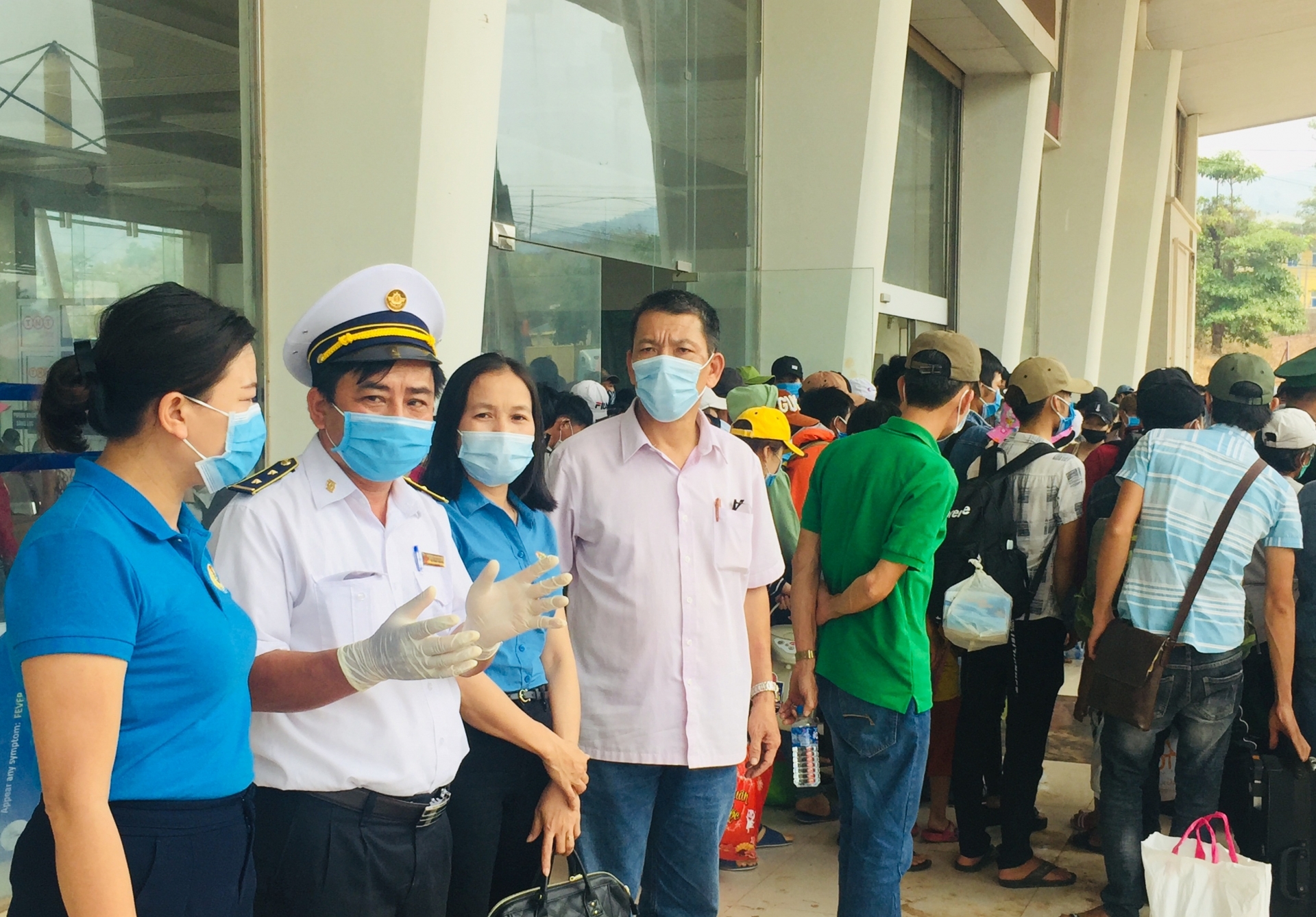 Khoa Kiểm soát dịch bệnh Y tế Quốc tế Lao Bảo “căng mình” để tập trung chống dịch khoa kiem soat dich benh y te quoc te lao bao cang minh de tap trung chong dich
