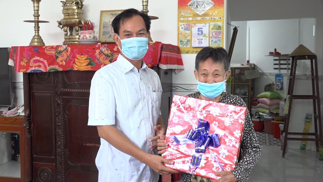 Công đoàn Công ty Châu Thành: Cầu nối sẻ chia khó khăn với đoàn viên, NLĐ nghèo Công đoàn Công ty Châu Thành: Cầu nối sẻ chia khó khăn với đoàn viên, NLĐ nghèo