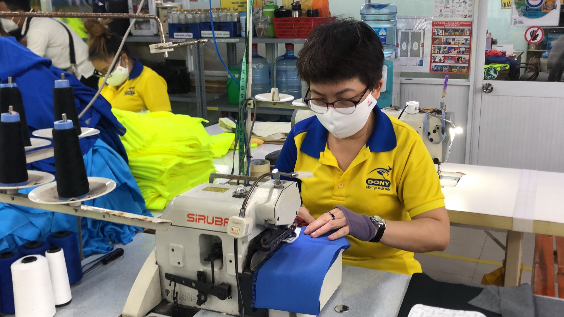 Người lao động chắt chiu, tằn tiện trong cơn “bão giá” Người lao động chắt chiu, tằn tiện trong cơn “bão giá”