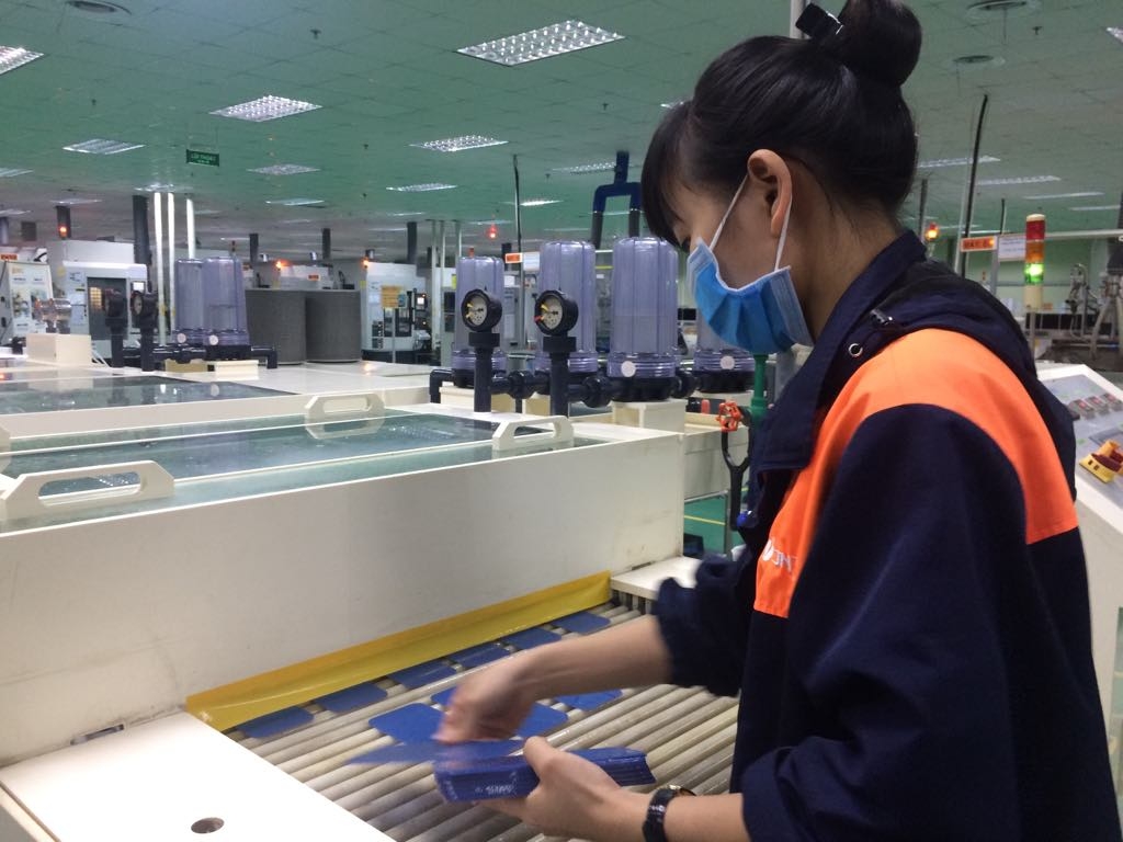 Thị trường lao động có bước chuyển mình mới, người lao động thêm phần hứng khởi