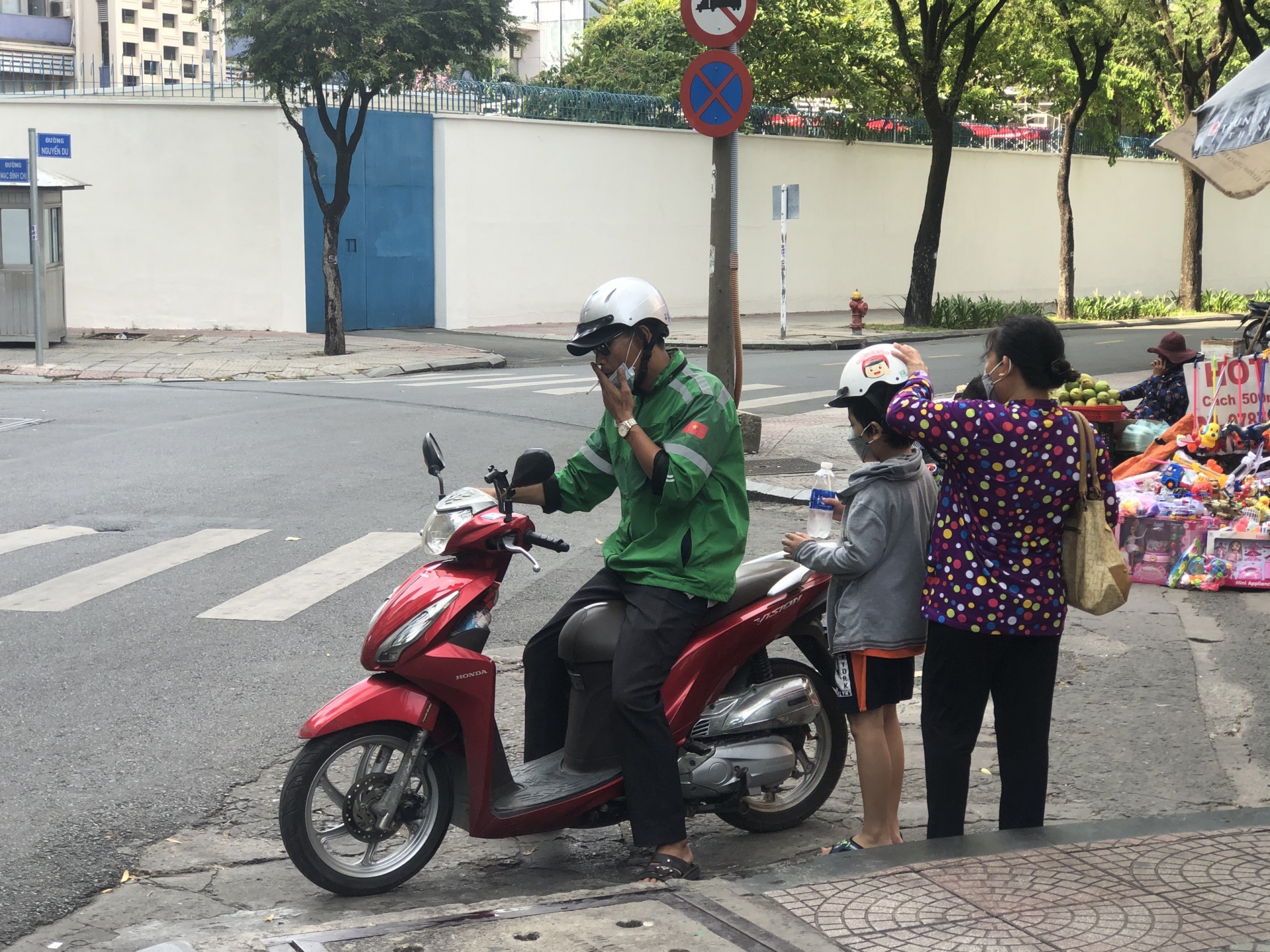 Giá xăng tăng cao nhiều tài xế xe công nghệ muốn bỏ nghề