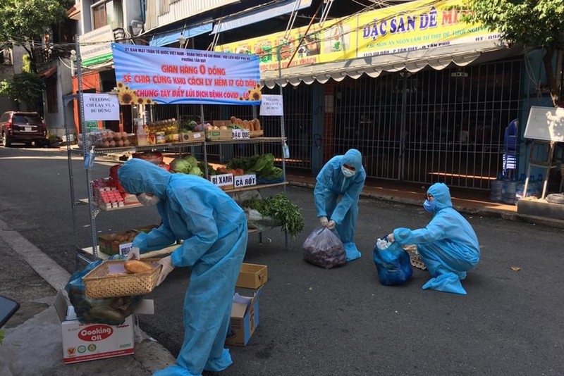 Sài Gòn cái gì cũng có, sẵn nhất là tấm lòng thảo thơm!