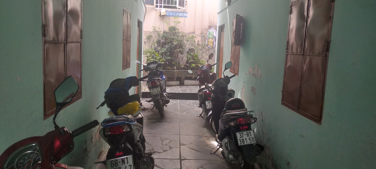 Công nhân lo lắng khi đi làm giữa thời điểm bùng dịch Covid-19 Công nhân lo lắng khi đi làm giữa thời điểm bùng dịch Covid-19