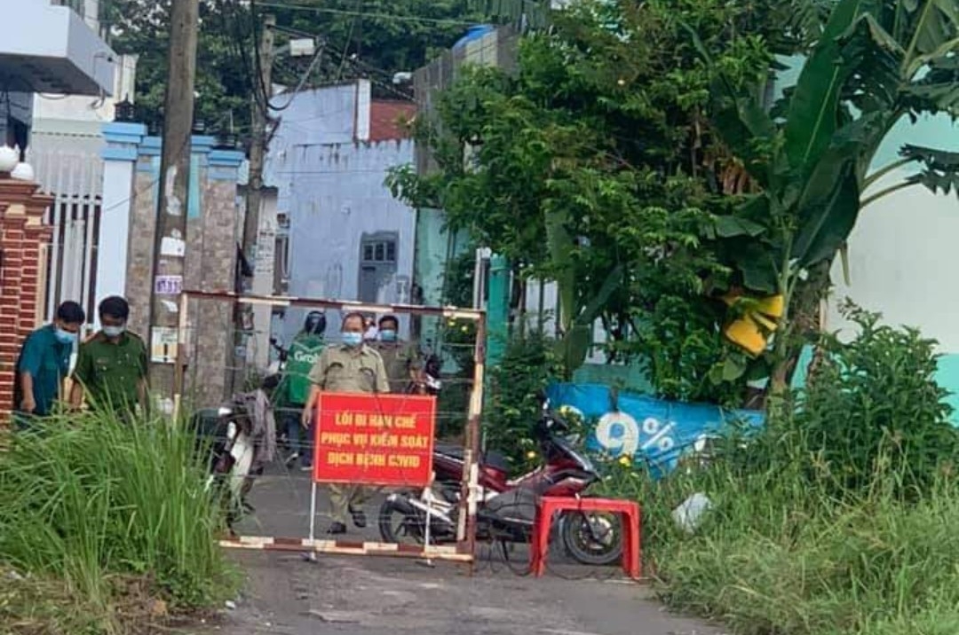 Xét nghiệm tầm soát hàng nghìn công nhân liên quan đến các ca nghi nhiễm quận Bình Tân