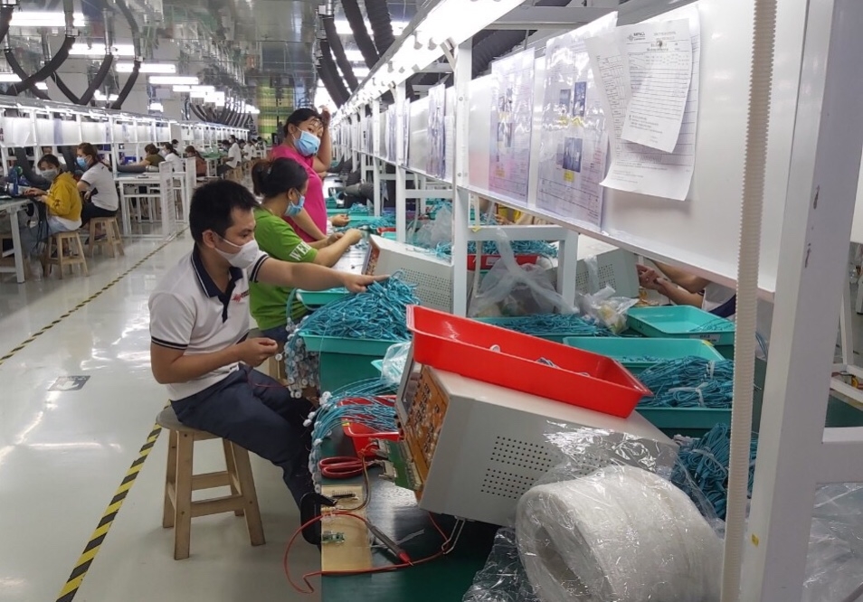 Bình Dương: Thực hư về hàng trăm công nhân bỏ chạy vì sợ xét nghiệm Covid-19 Bình Dương: Thực hư về hàng trăm công nhân bỏ chạy vì sợ xét nghiệm Covid-19