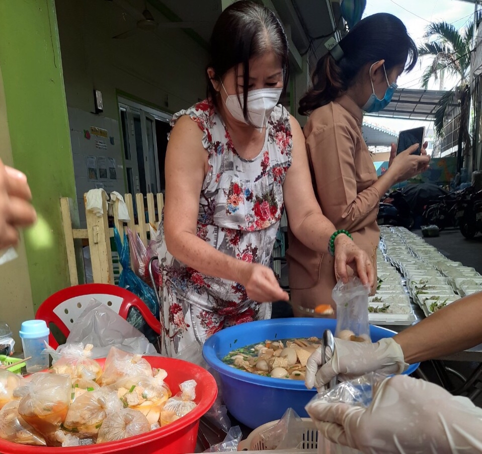 Người lao động thất nghiệp được hỗ trợ thực phẩm và cho nợ 2 tháng tiền thuê nhà Người lao động thất nghiệp được hỗ trợ thực phẩm và cho nợ 2 tháng tiền thuê nhà