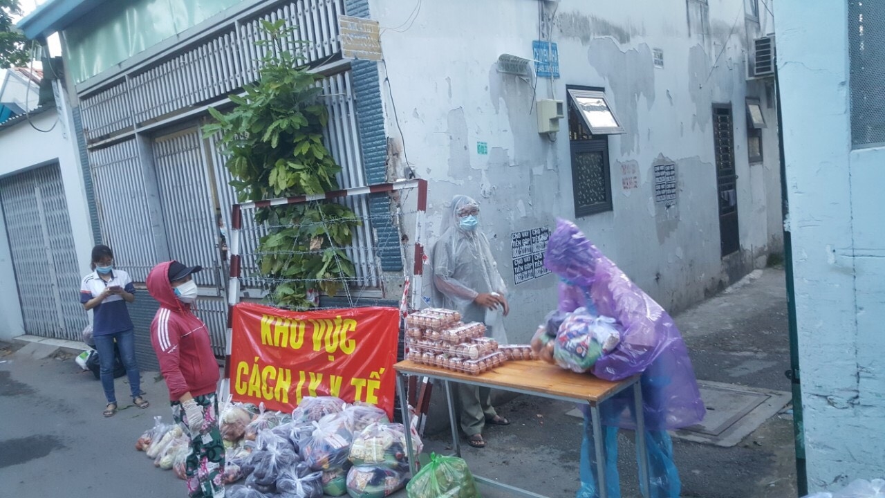 Người lao động thất nghiệp được hỗ trợ thực phẩm và cho nợ 2 tháng tiền thuê nhà Người lao động thất nghiệp được hỗ trợ thực phẩm và cho nợ 2 tháng tiền thuê nhà