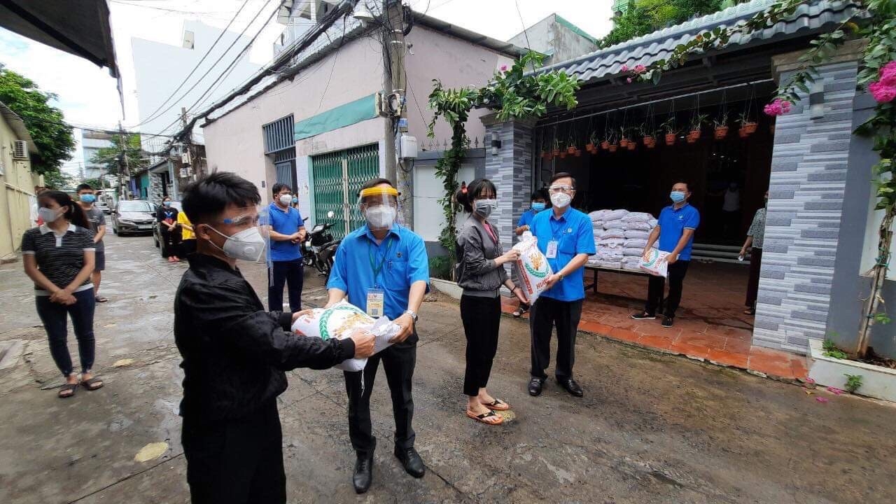 27.864 công nhân lao động đang nằm trong khu phong tỏa vì dịch Covid -19 tại TP HCM