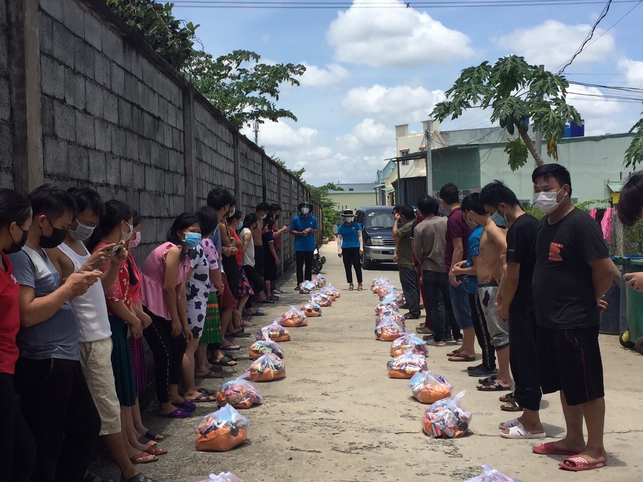 Gần 200 người lao động quê Hà Giang gặp khó khăn đã được công đoàn hỗ trợ Gần 200 người lao động quê Hà Giang gặp khó khăn đã được công đoàn hỗ trợ