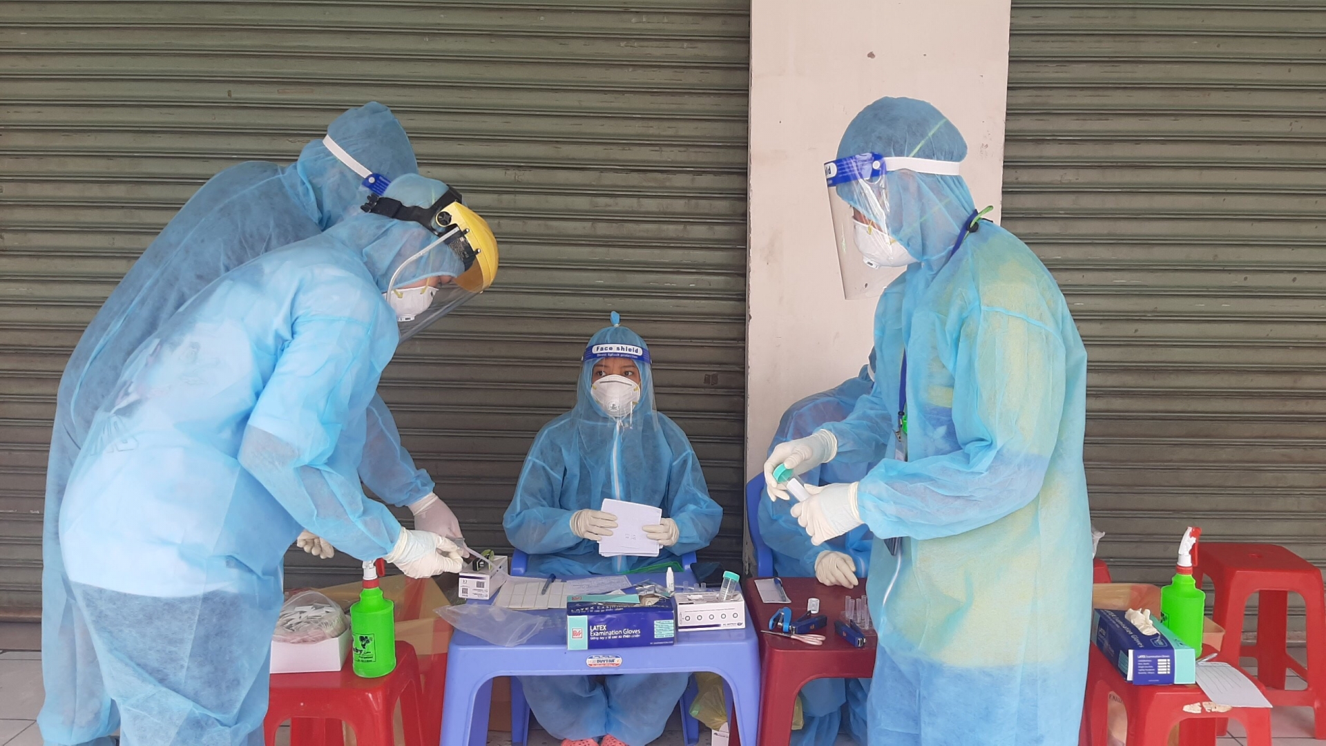 Xét nghiệm Covid -19 diện rộng cho người dân tại TP HCM