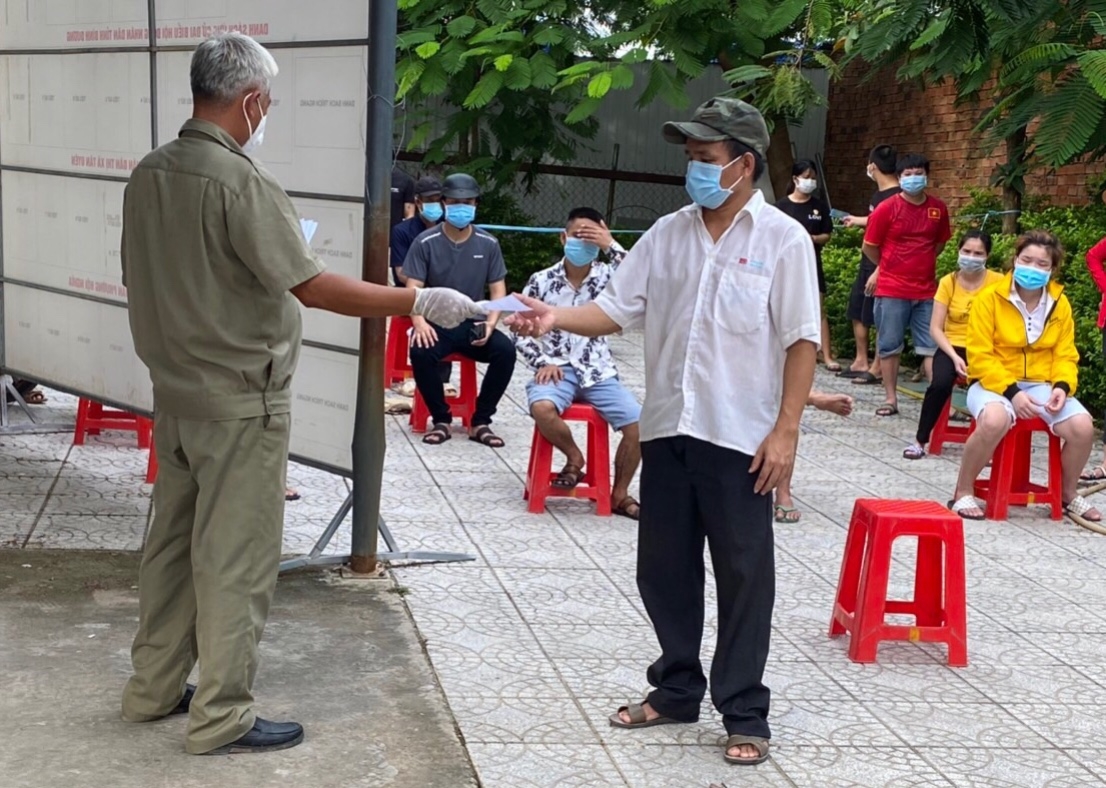 Bình Dương đẩy nhanh tiêm vắc xin cho người dân, công nhân lao động