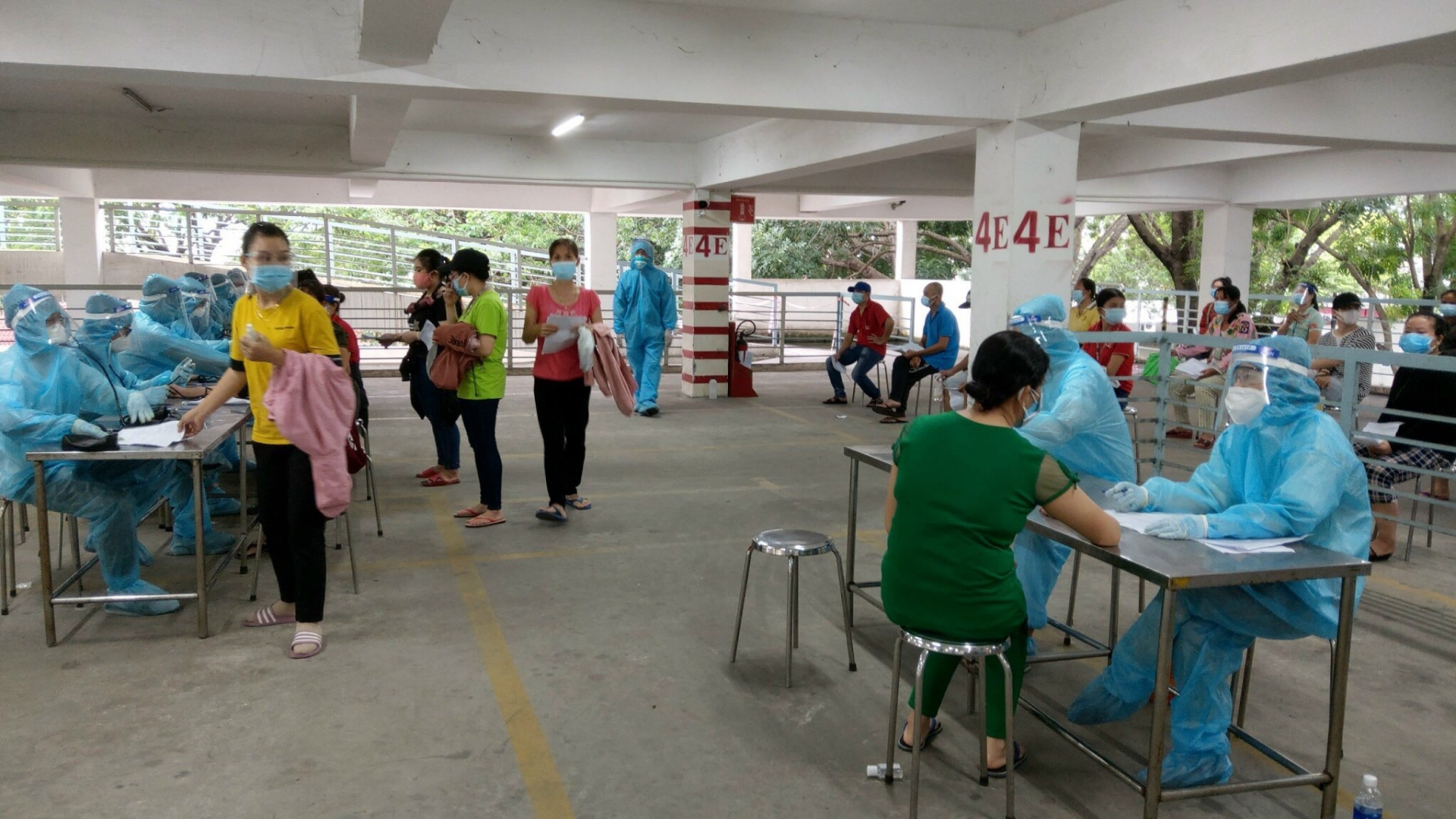 Bình Dương đẩy nhanh tiêm vắc xin cho người dân, công nhân lao động