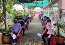Bình Dương đẩy nhanh tiêm vắc xin cho người dân, công nhân lao động