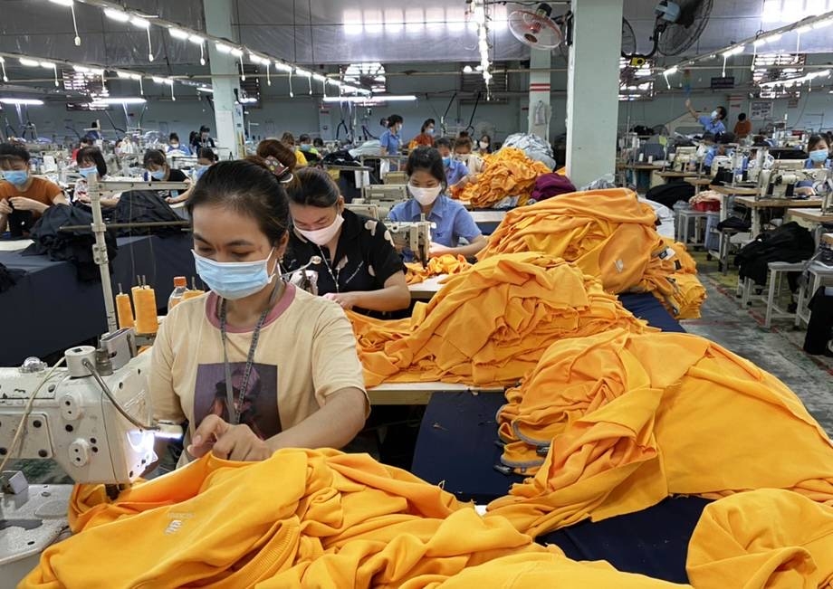 Người lao động mong chờ thưởng Tết sau một năm khó khăn vì dịch bệnh Người lao động mong chờ thưởng Tết sau một năm khó khăn vì dịch bệnh